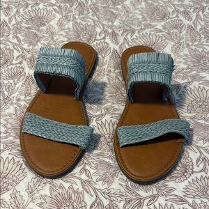 Universal Thread Blue and Brown Sandals with Woven Straps Size 7